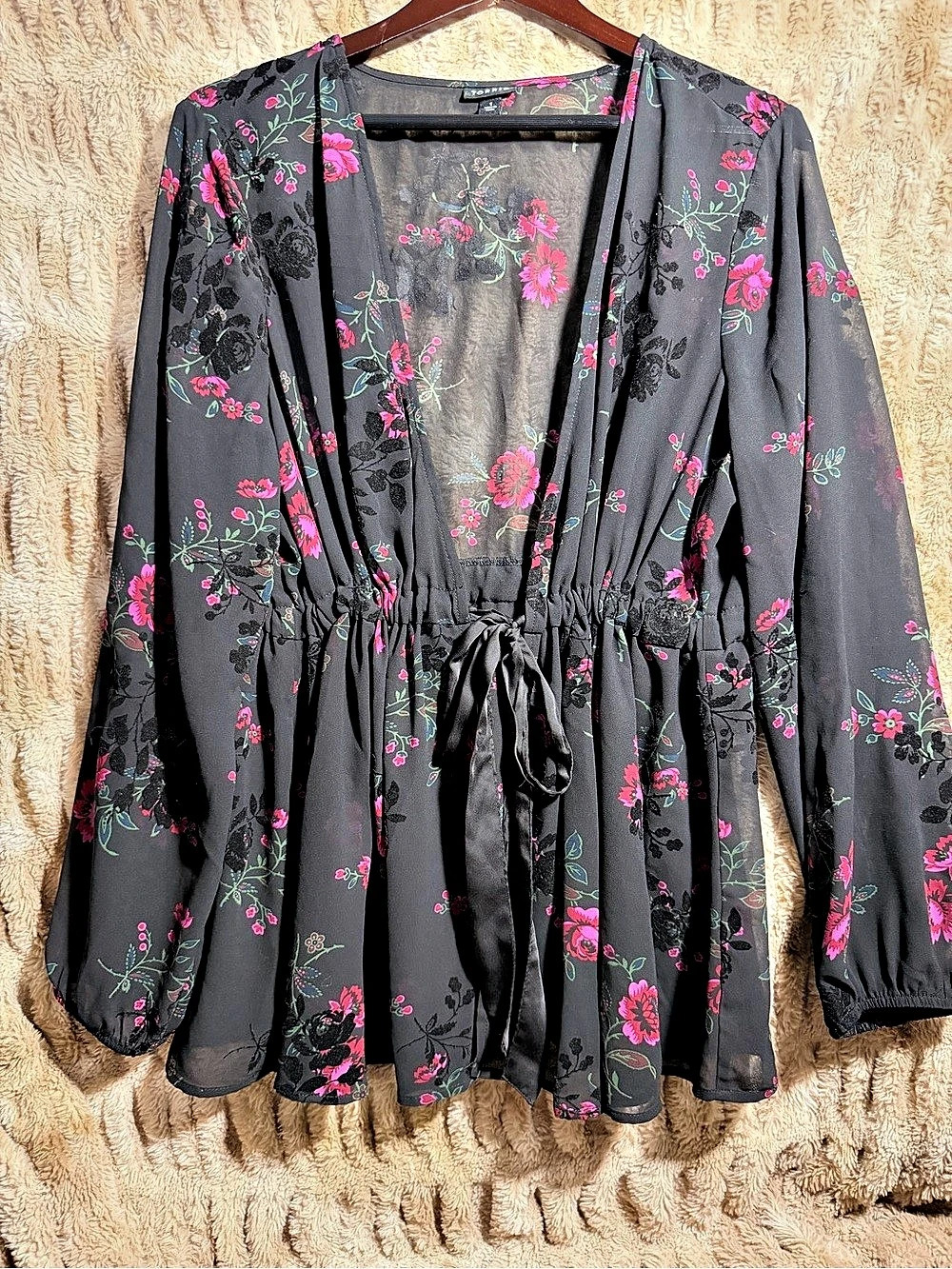 TORRID Crinkle Chiffon Tie Front Long Sleeve Blouse in Black & Pink